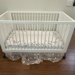 Baby Crib, Dresser And Mattress,white And gray,brand New Mattress And Gray Dresser Set 