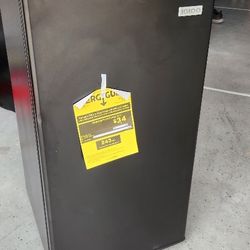 IGLOO Mini Refrigerator Condition (Like New)