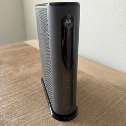 MOTOROLA MG7540 16x4 Cable Modem Plus AC1600 Dual Band Wi-Fi Gigabit Router with DFS