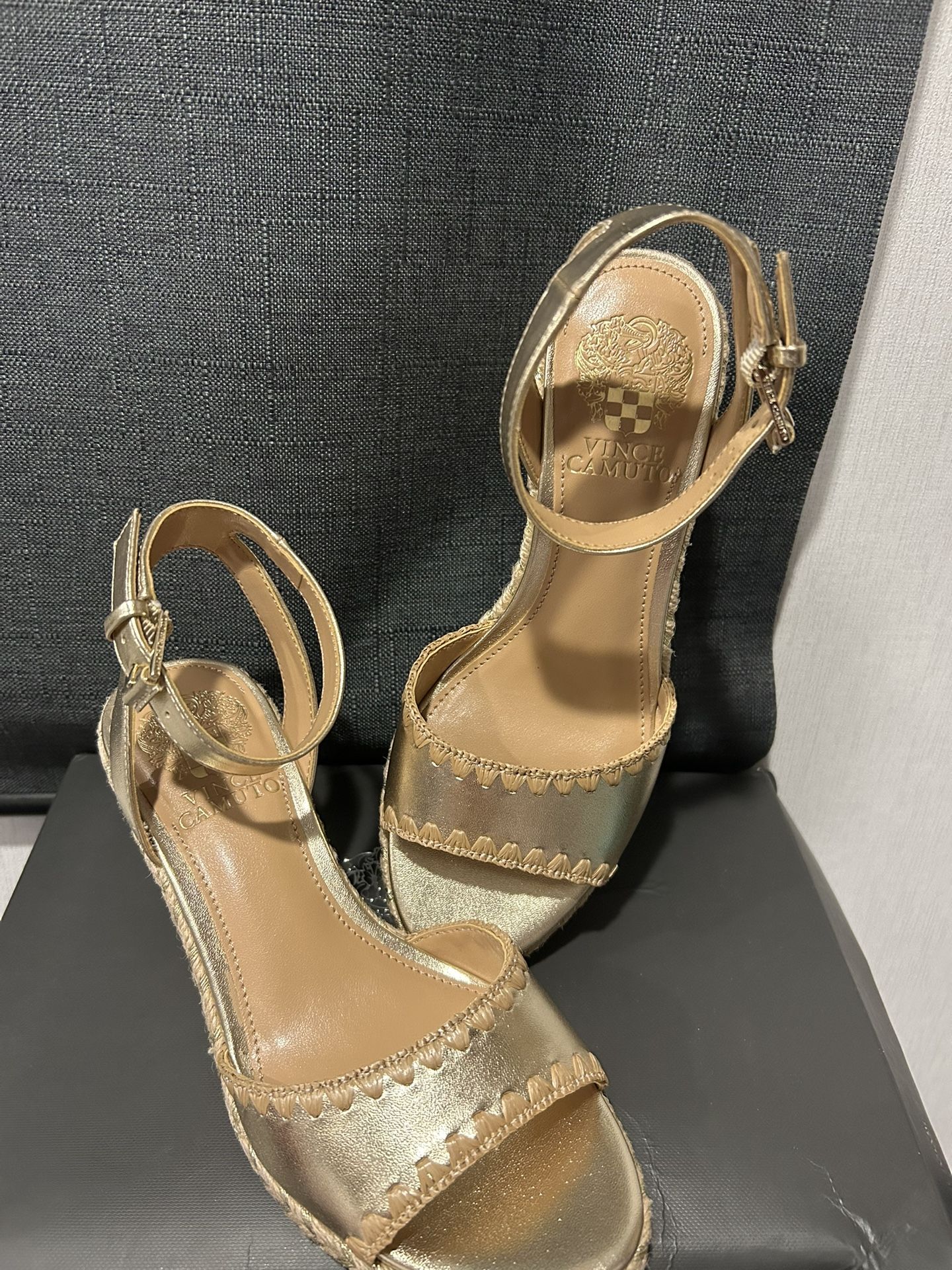 Vince Camuto Heels Size 6M