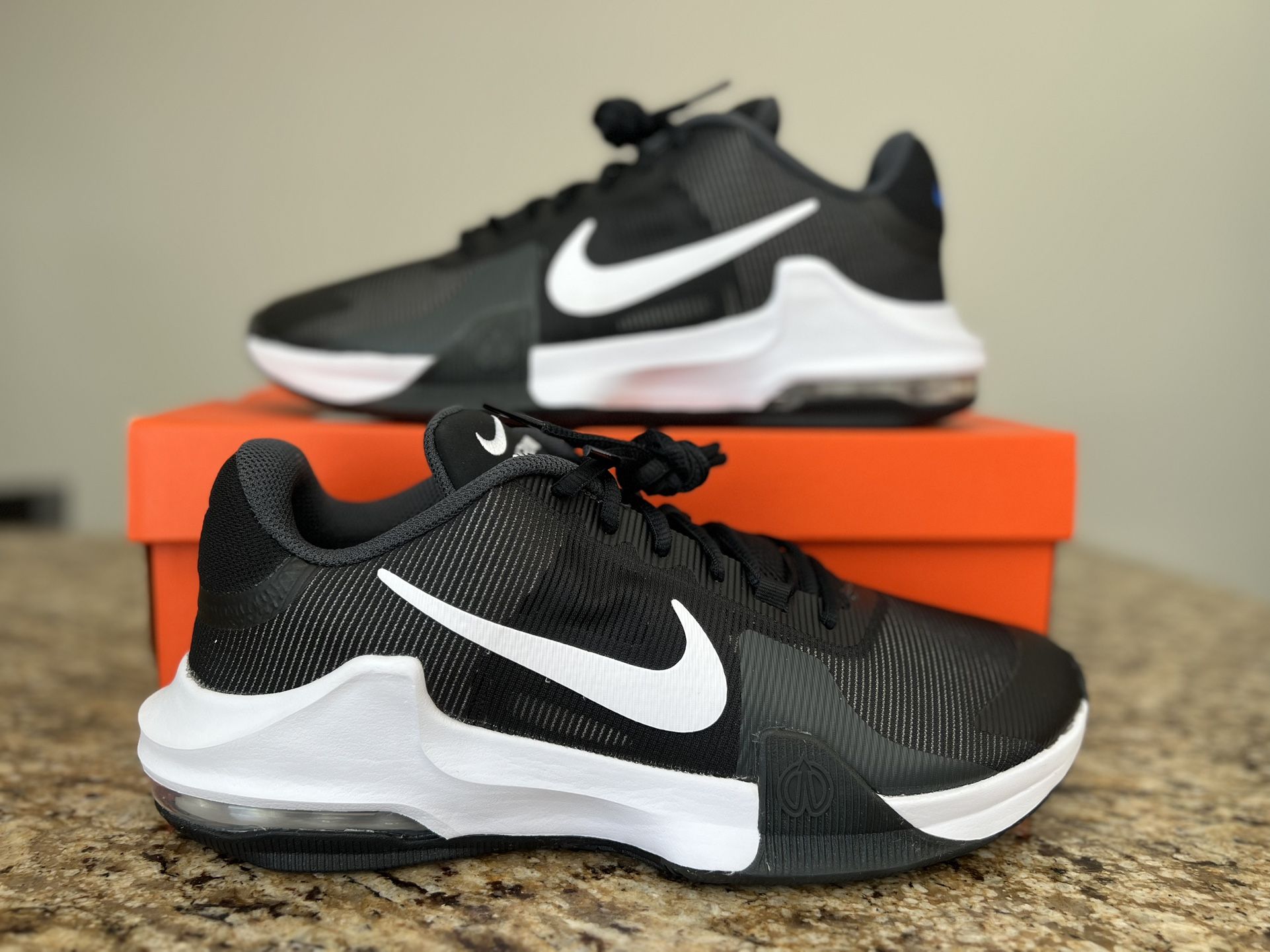 Nike Mens Air Max Impact 4 Basketball Shoes - Size 11