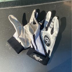 Black and White Rawling Sports Gloves S/M