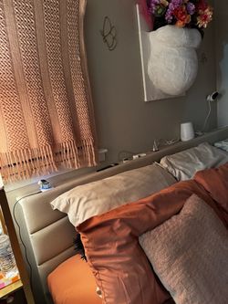 King size bed / Frame