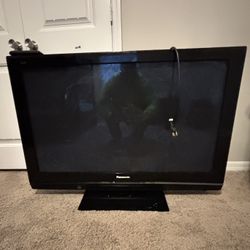 43” Panasonic Flatscreen With Roku