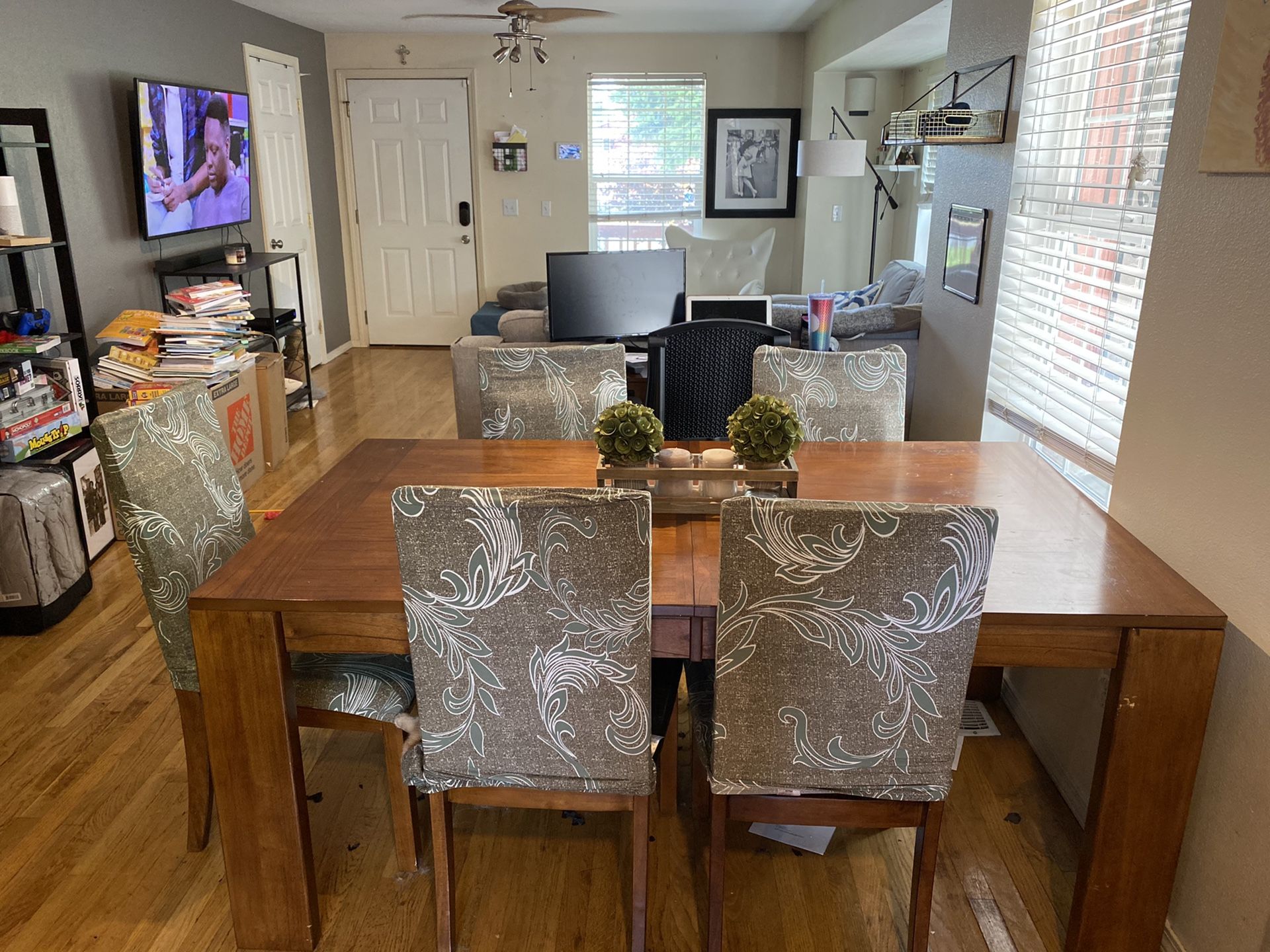 6 person Dining Room Set