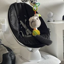 4mom Mamaroo Swing 