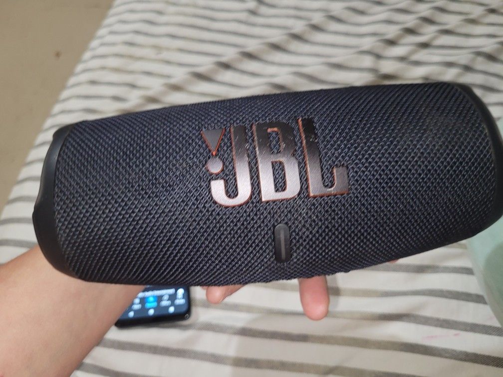 JBL Charge 5 Bluetooth Speaker