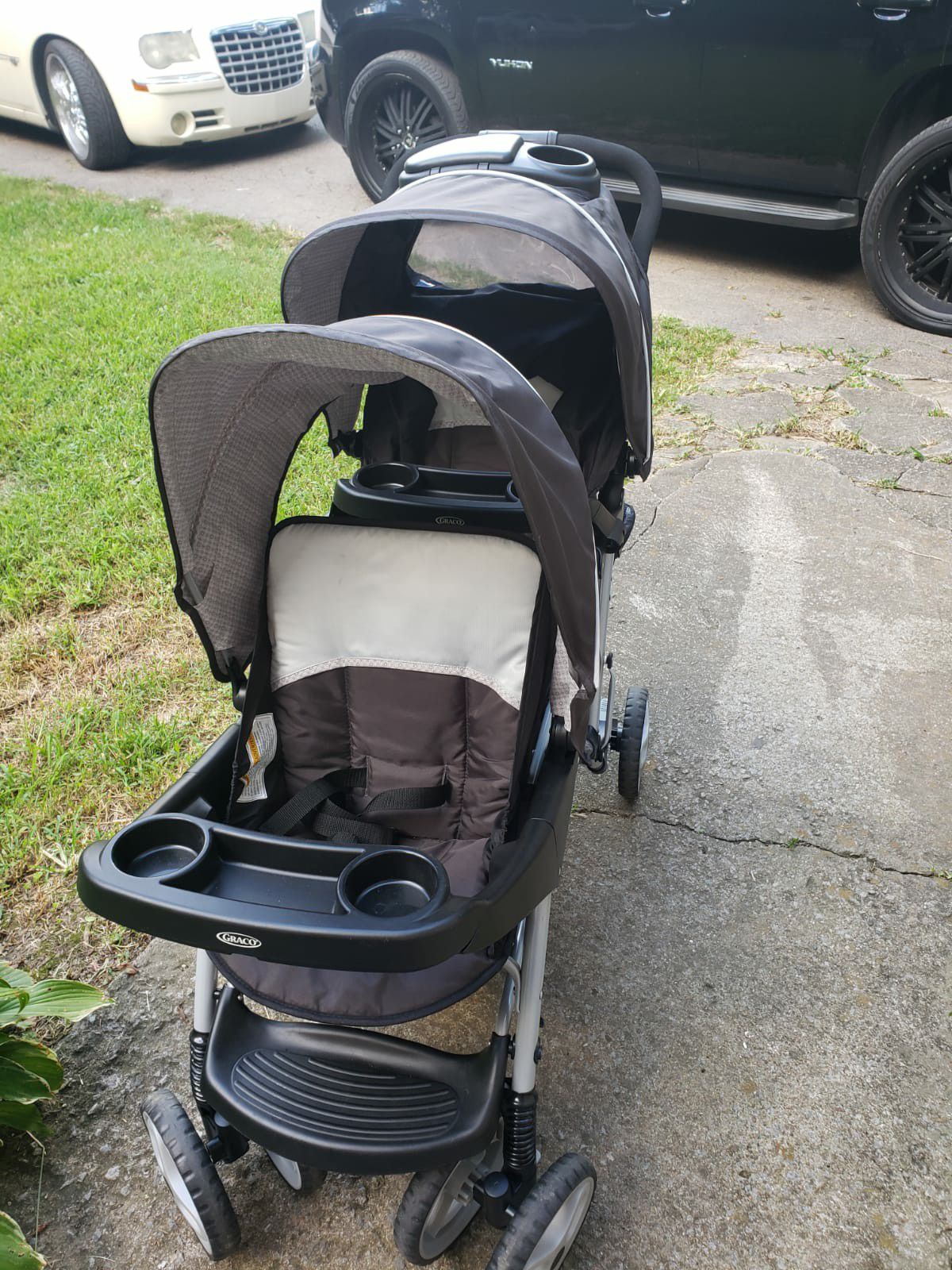 Graco double stroller almost new just use twice