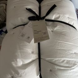 New King West Elm White Quilt
