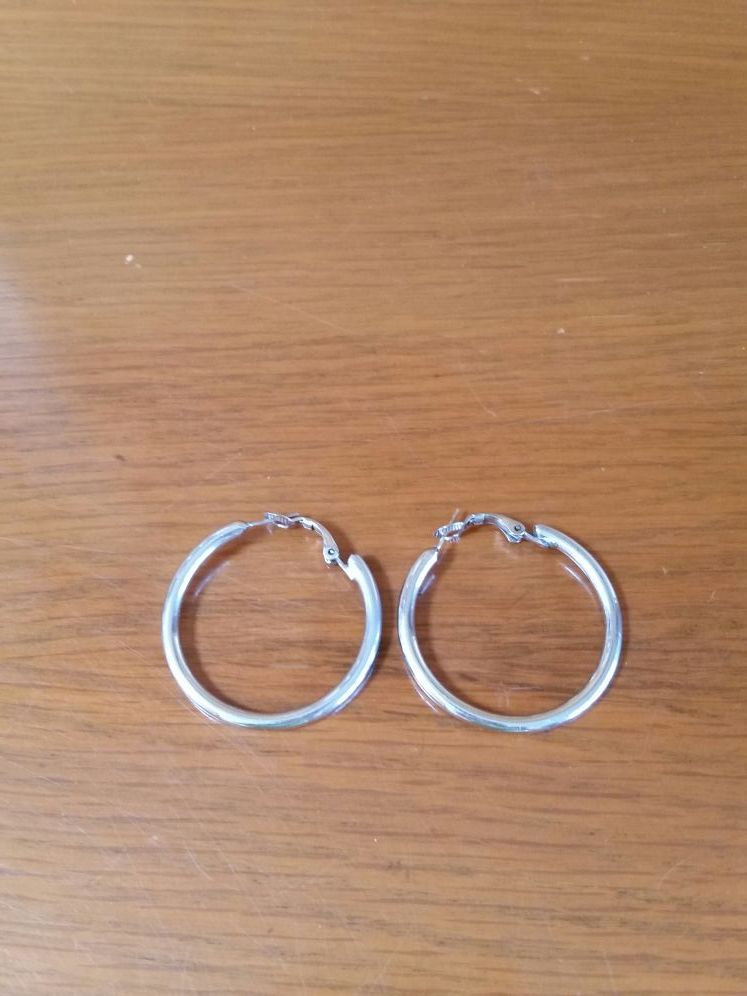 SILVER PIERCED EARRINGS
