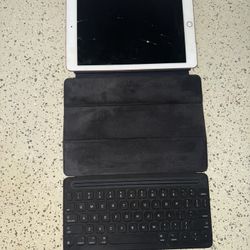 IPAD Smart KEYBOARD CASE 
