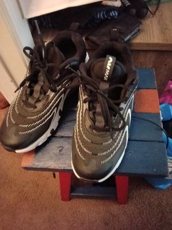 Nike Air Maxx size 7