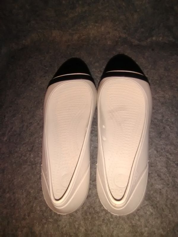 Size 8 Crocs Women�s shoes for Sale in San Diego, CA Size 8 Crocs Women�s shoes for Sale in San Diego, CA