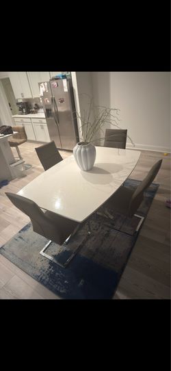 Dining room table