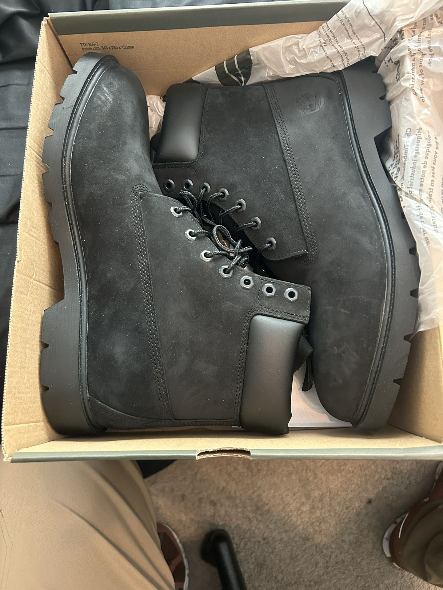 Classic timberland 6' Black Waterproof boot (Sz 13)