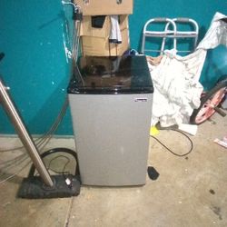 Magic Chef Mini Middle Fridge Must Come To Me 