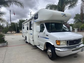 2005 Ford F450 Born Free