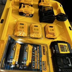 Dewalt Batteries 20V Max + Power Stack )