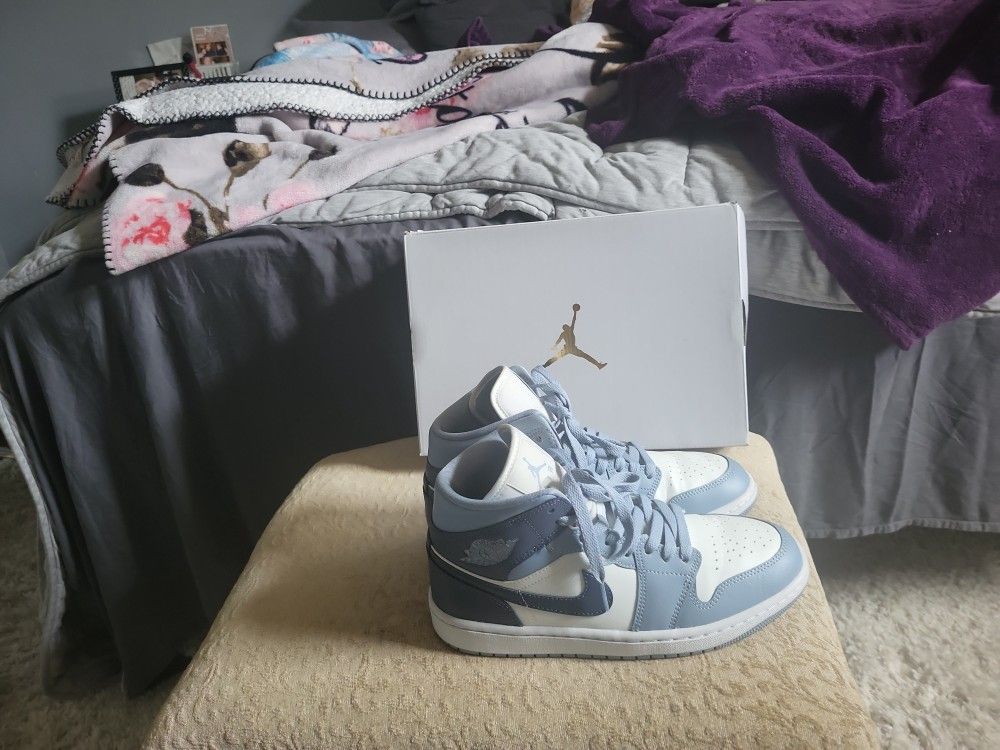 AIR JORDAN 1 MID WORN ONCED