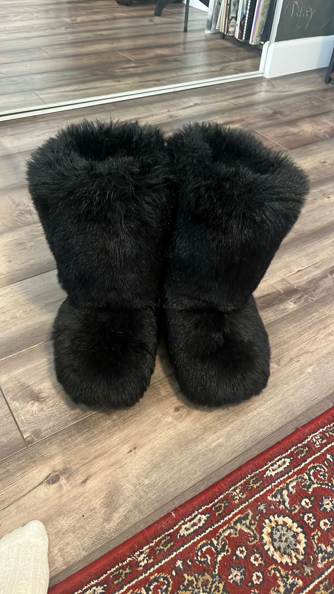 boots with tha fur