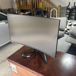 Lovino Extra Wide Curve Monitor