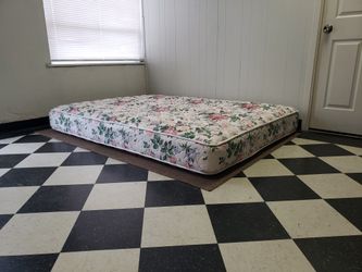 Queen size mattress - can DELIVER almost anywhere for $20 extra - please see all photos and read everything 🙂