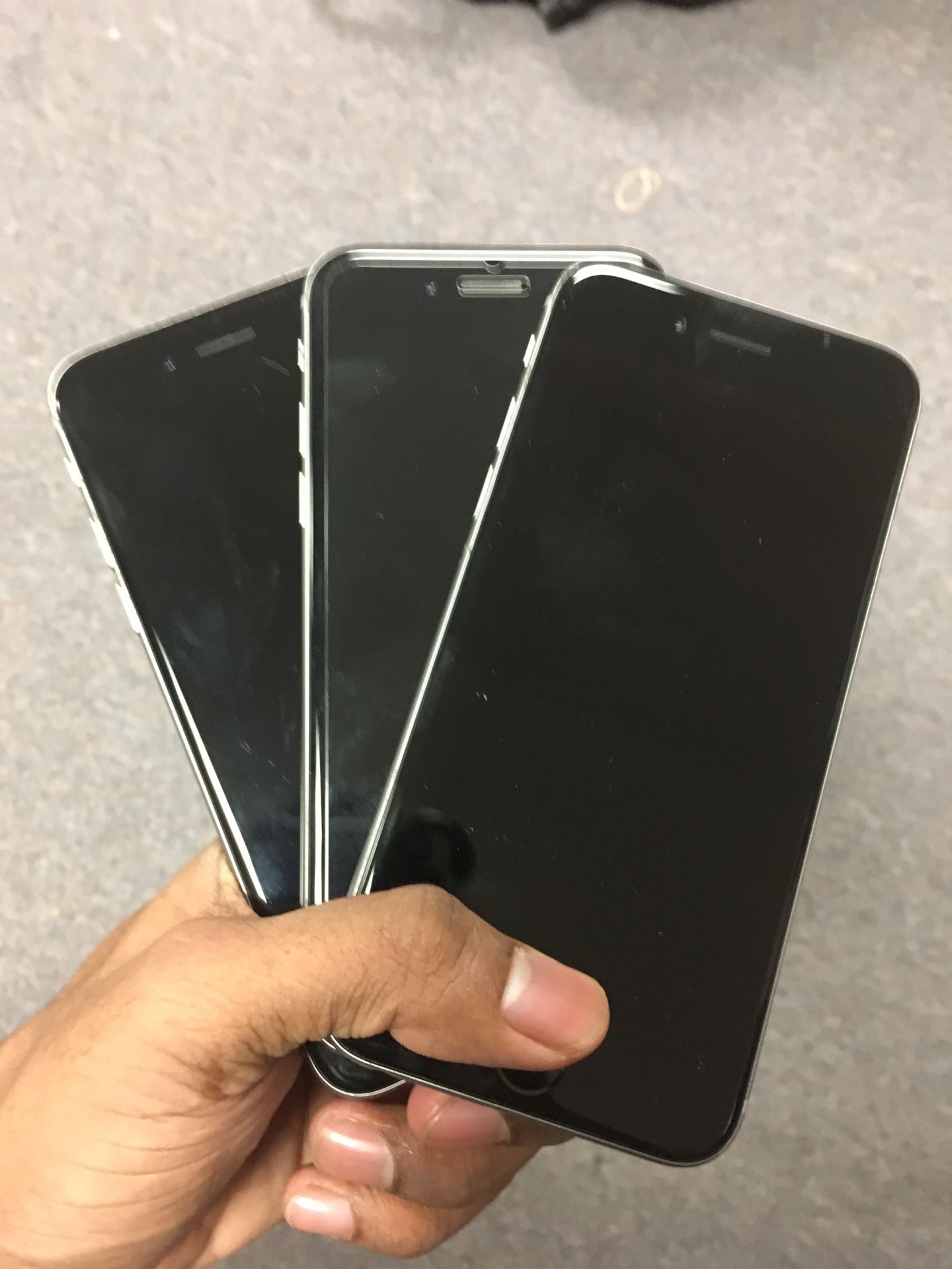 iPhone 6 16GB / 64GB Factory Unlocked Excellent Condition With Free Charger