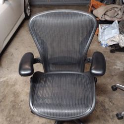 Herman Miller Aeron Size B 