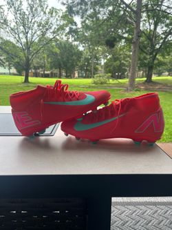 Soccer cleats size 11