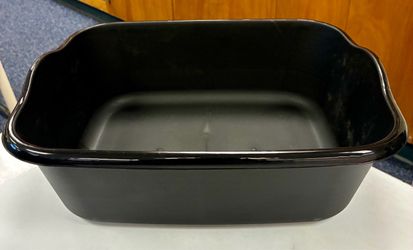 Plastic bins NEW 8qt