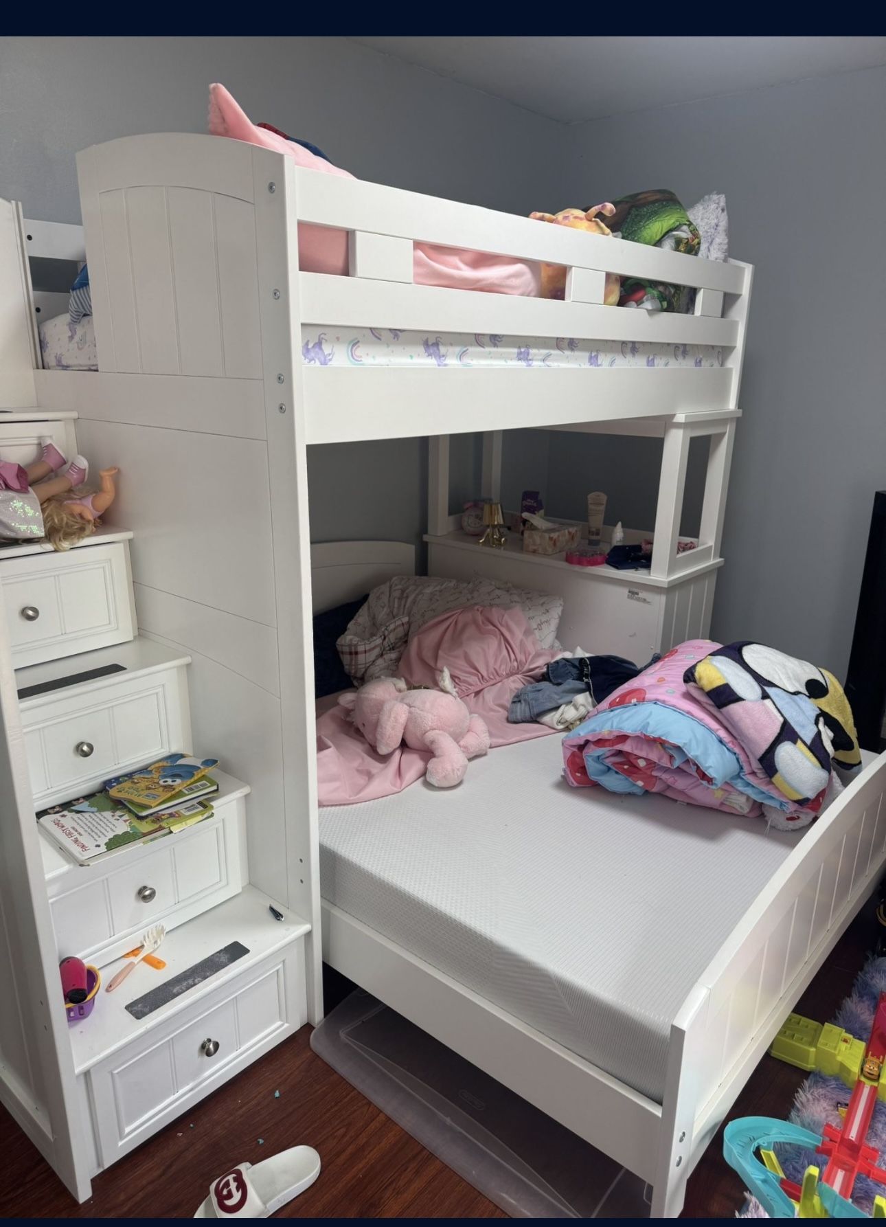 Twin Over Full Bunk Bed 