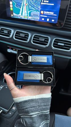 BRAND NEW Mercedes keychain
