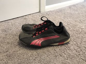 Puma running shoes size 7.5 in excellent condition