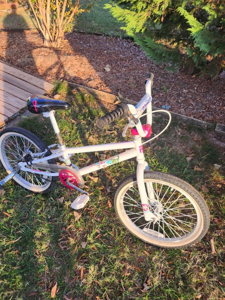 Girls White Bicycle Mongoose