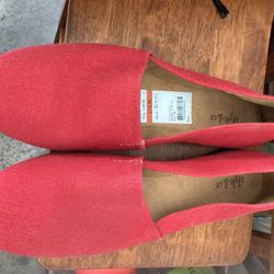 Style & Co red slip on flats. Can’t ever go wrong with red shoes! Sz10