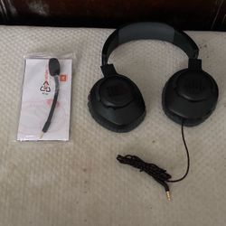 JBL Quantum 100 w/ Detachable Microphone (Willing To Trade Also)