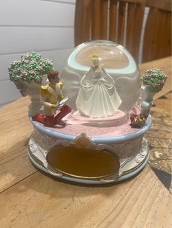 Vintage Disney Cinderella & Prince Charming Musical Snow Globe