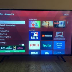 TCL Roku TV 43”
