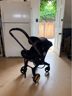 Doona Stroller / Car Seat + Base