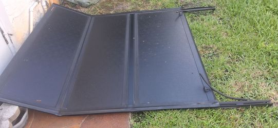 Hard shell Truck bed cover flip top by rough countryRough country flip back extremely durable truck bed canopy topper top chevy Ford Toyota gmc cover