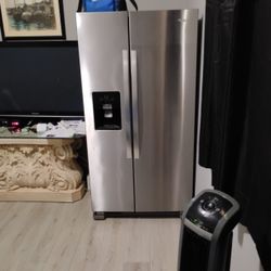 Appliance Refrigerator