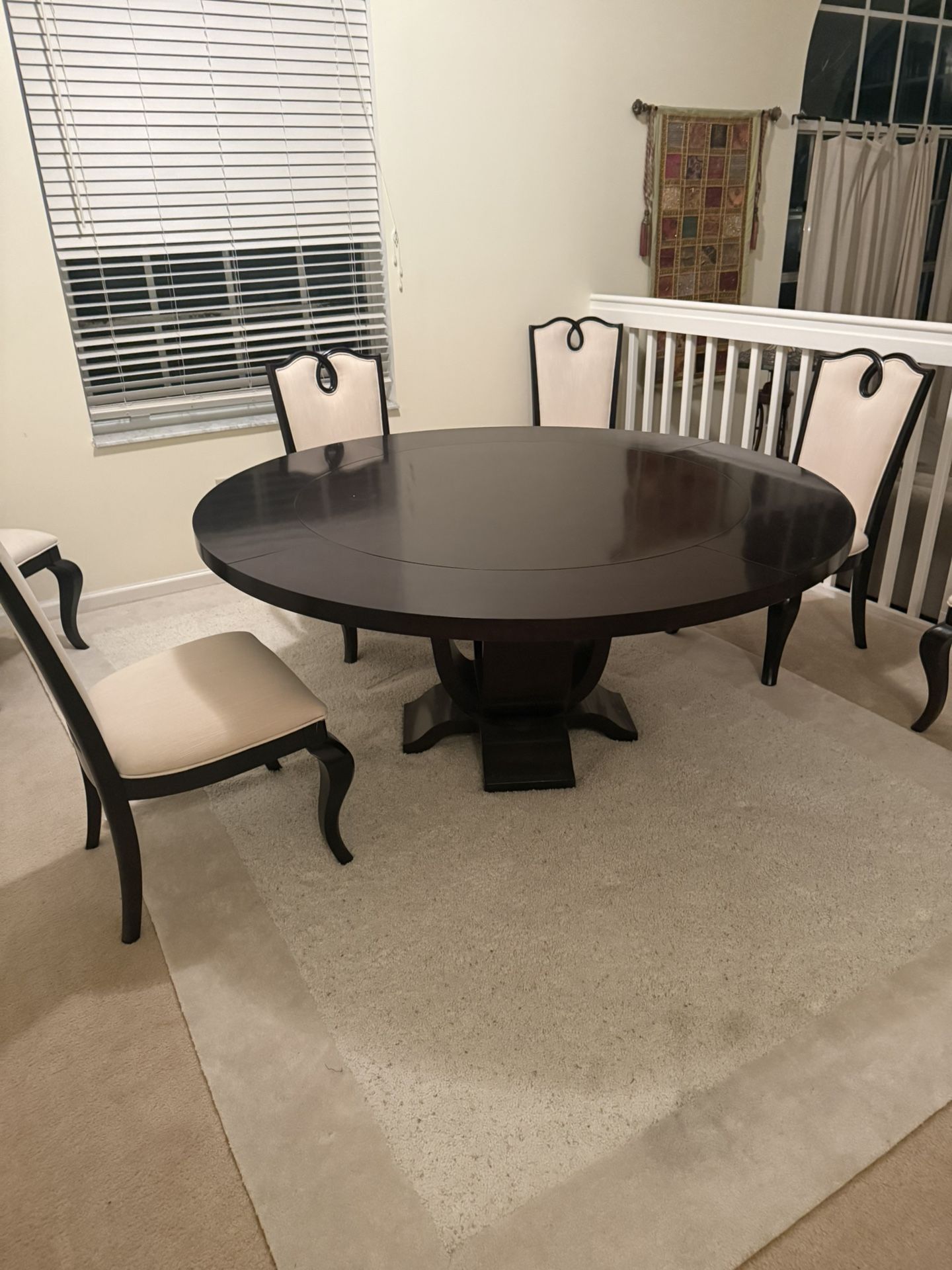 Circle Dining Room Table With Chairs