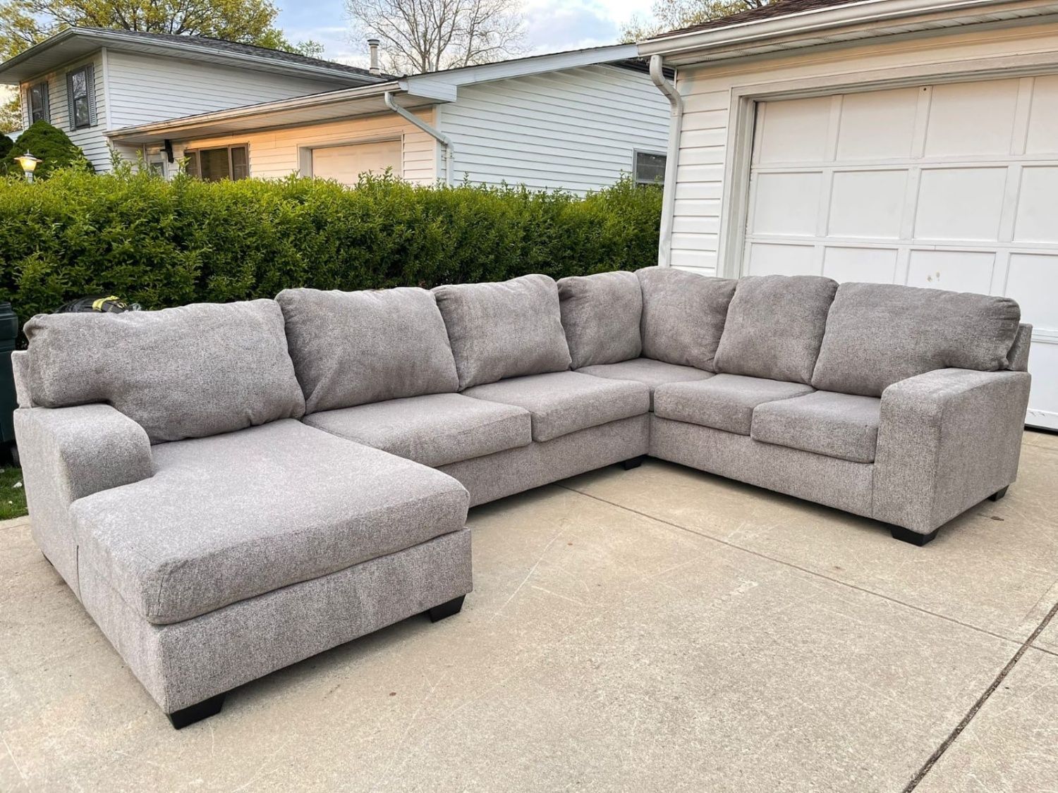 🛋️ Modern Gray Ashley Sectional Couch - Deep Cleaned + FREE Delivery (Columbus Area)