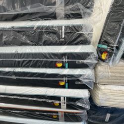 Tempur Mattresses Available Close Out Deals 🔥🔥🔥$700