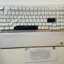 Hexgears E4 Pro Wireless Mechanical Keyboard 99 Keys Windows/PC/Xbox Gaming Bt