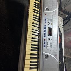Huntington 61 Keyboard Piano And Self Learning Model