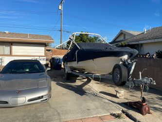2002 Bayliner Family boat open bow