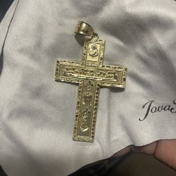 10K Jesus Cross Pendant