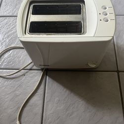 Kenmore White 2 slice Toaster