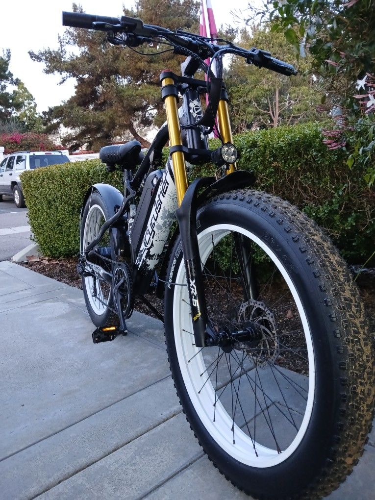 Cyrusher XF900 Electric Bike - 28mph -
Dual Suspension - Dual Disc Brakes -
Fat Tires